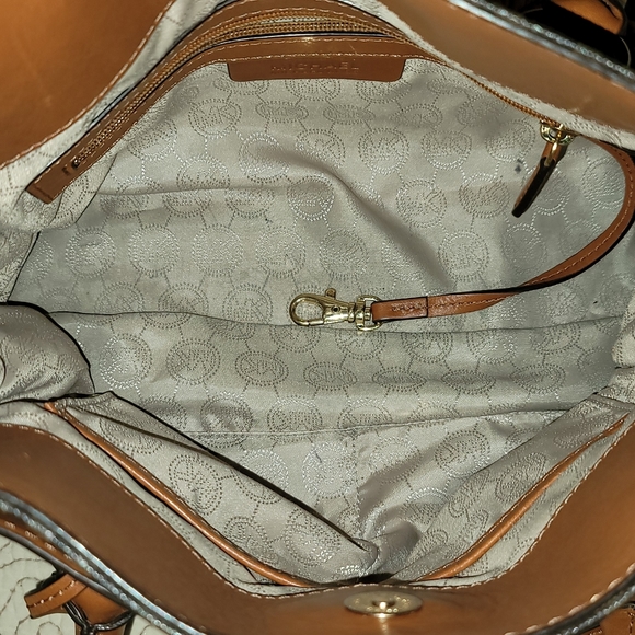 Small MK purse - Picture 13 of 13